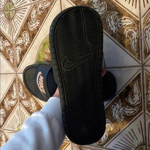 Womens Nike Slides - Picture 4 of 5